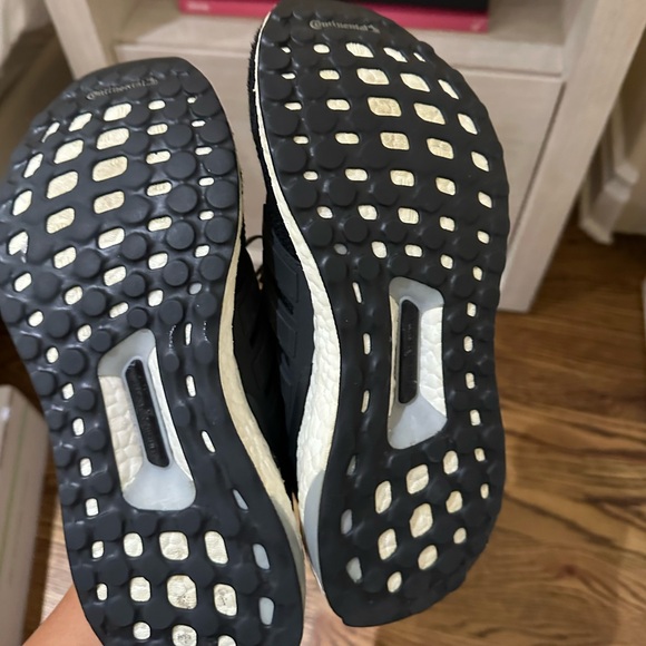 Adidas Ultraboosts - Picture 5 of 5